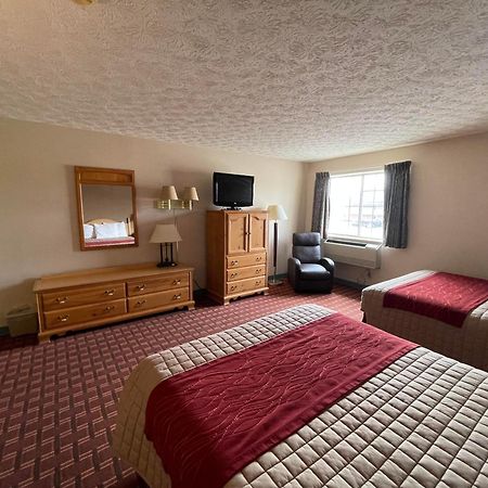The Woodridge Inn Connersville Esterno foto