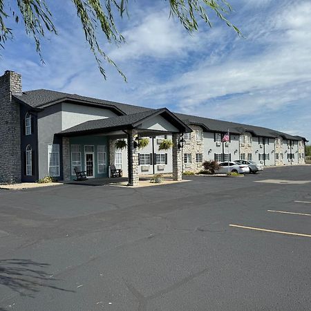 The Woodridge Inn Connersville Esterno foto