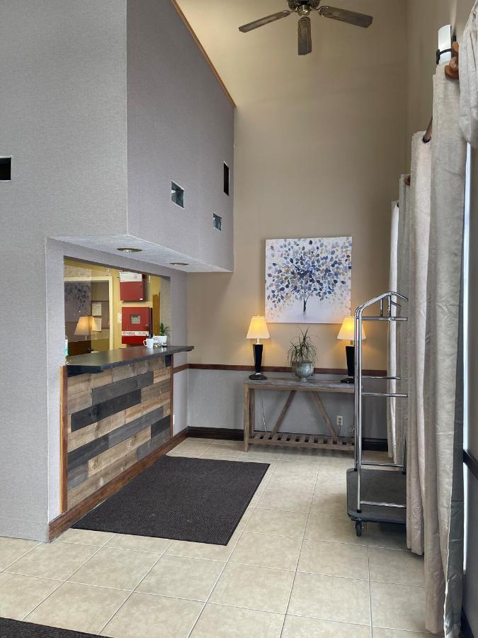 The Woodridge Inn Connersville Esterno foto