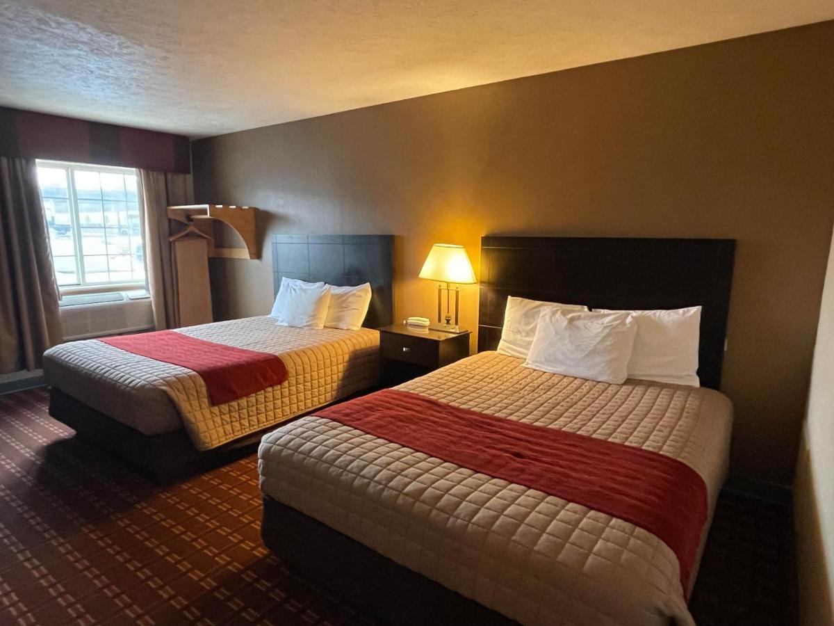 The Woodridge Inn Connersville Esterno foto