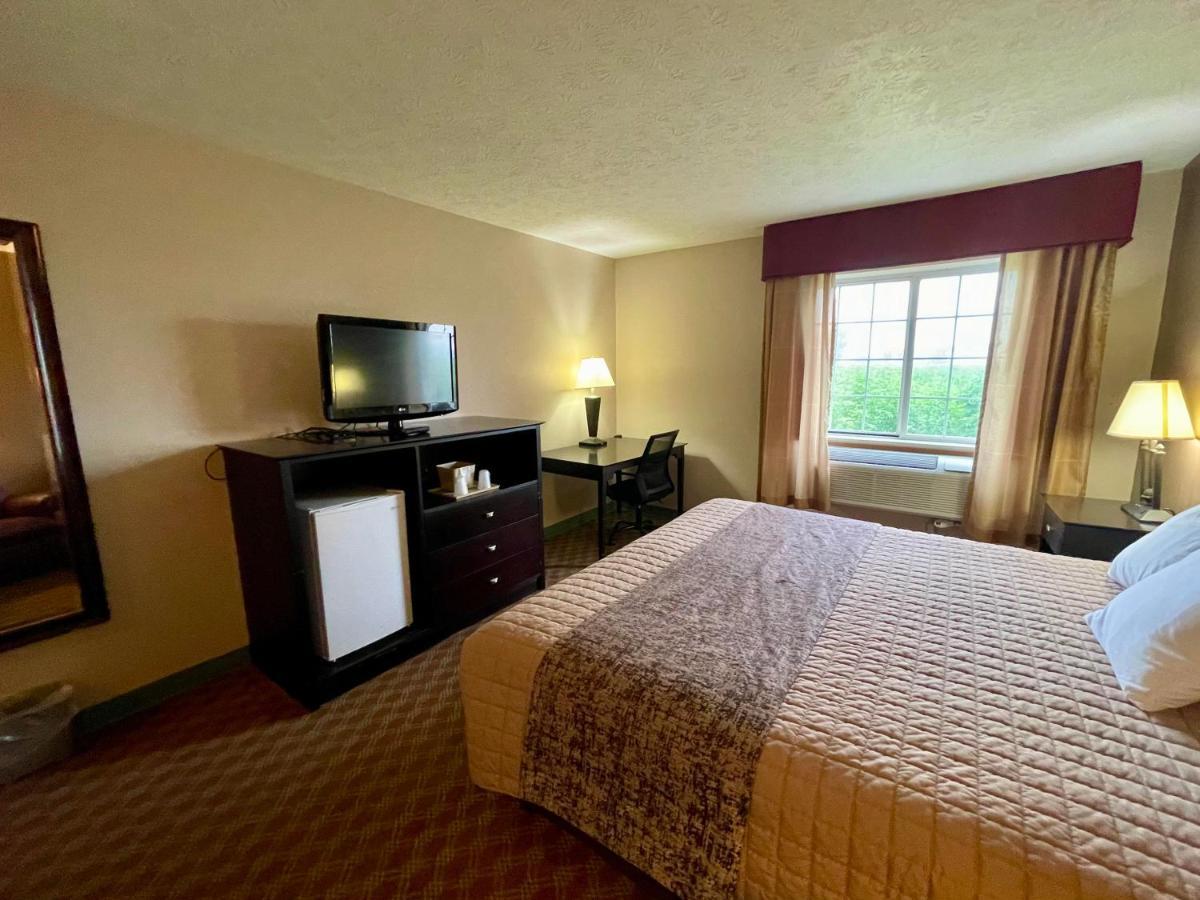The Woodridge Inn Connersville Esterno foto