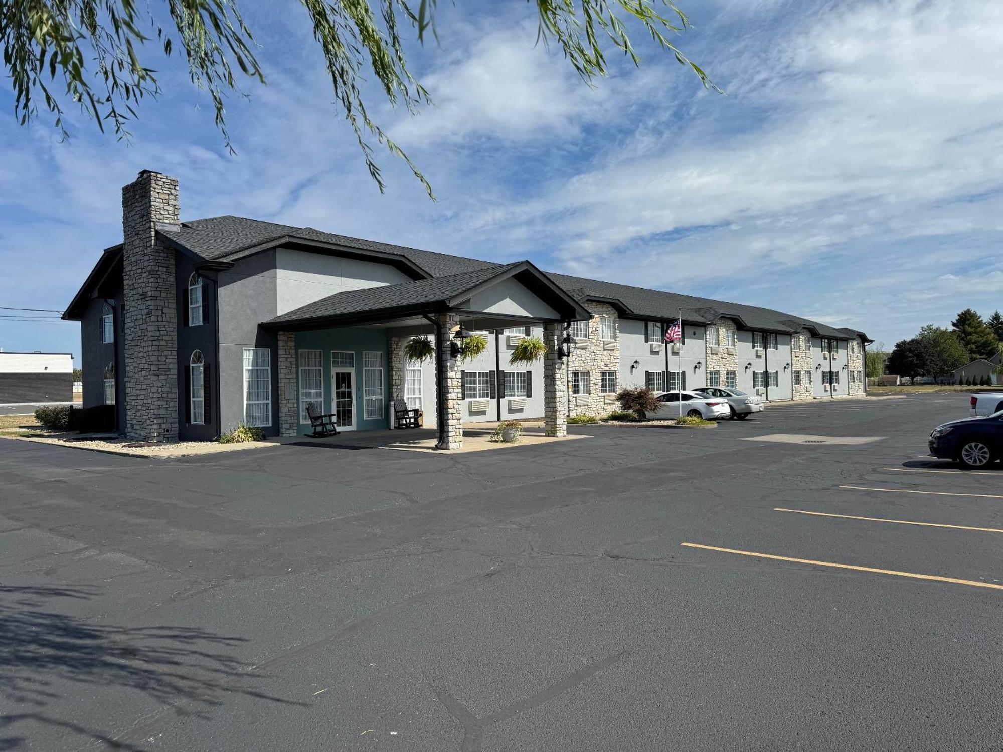 The Woodridge Inn Connersville Esterno foto