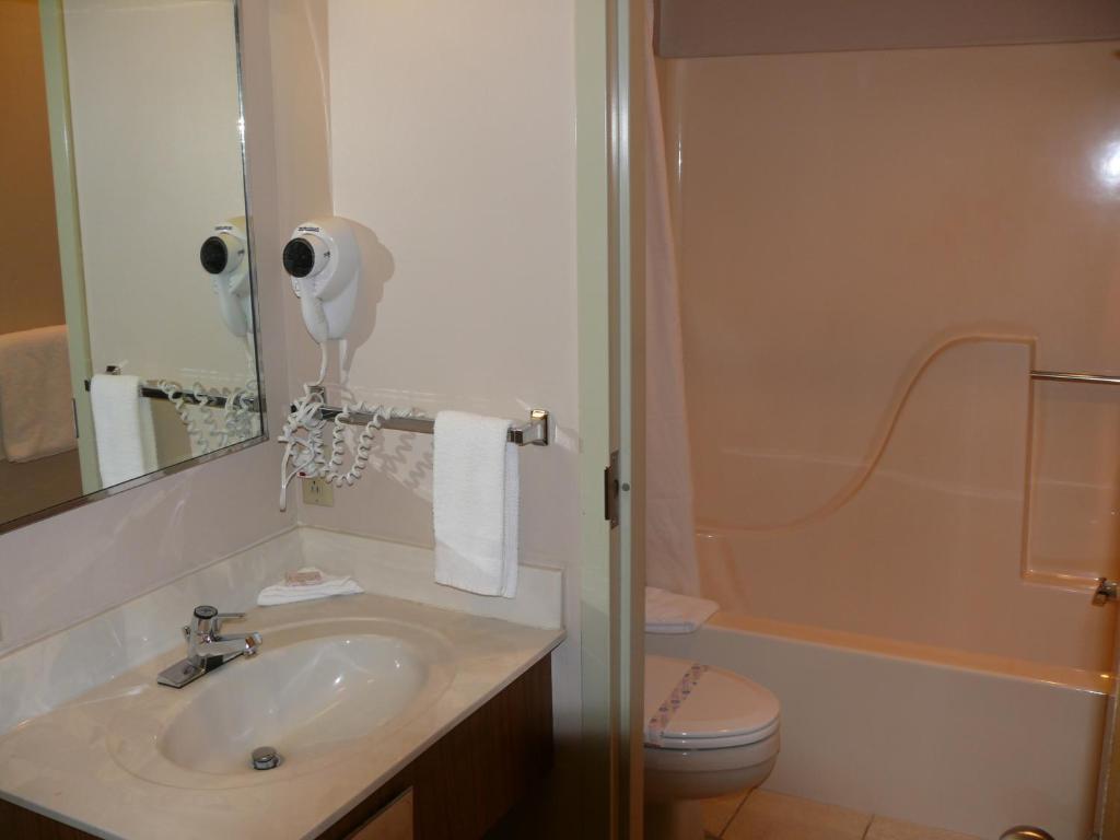 The Woodridge Inn Connersville Camera foto